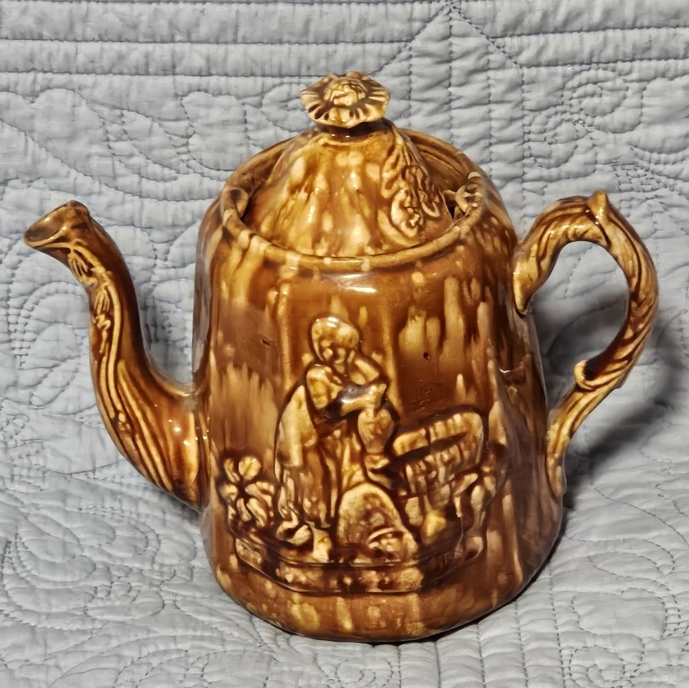 Rockingham Pottery- Rebecca at the Well Teapot EUC